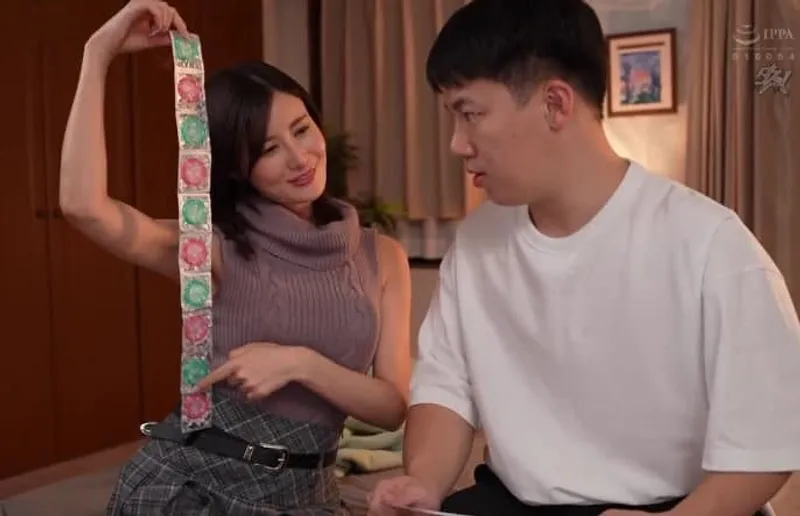 Nhỏ sinh viên làm thêm tại cửa hàng tiện lợi là một dâm nữ